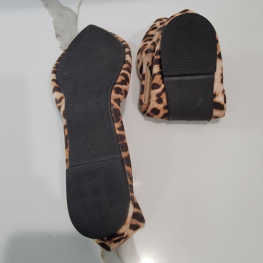 Rollasole Into The Wild Leopard Print Packable Travel Pointed Loafer Flats View 4